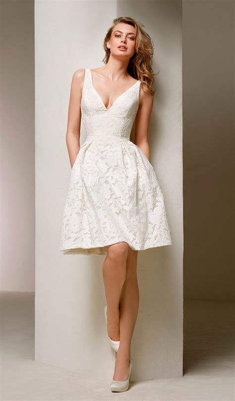 vestido de noiva curto tubinho